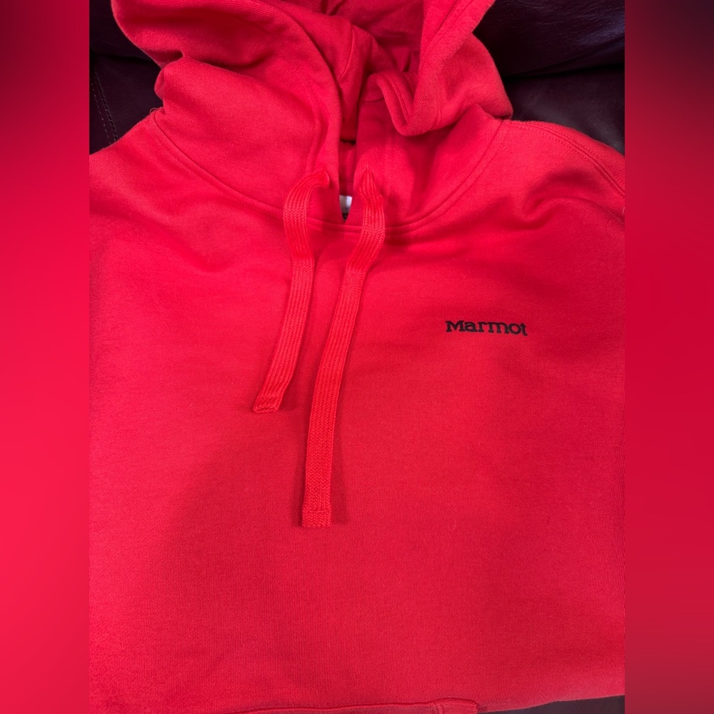 Marmot Men's Large Red Hoodie washed never worn
